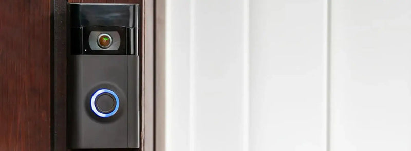 La telecamera registra automaticamente quando viene attivato il rilevatore di movimento e, in caso affermativo, per quanto tempo?